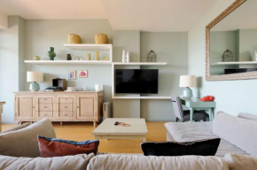 Impressive 2 BR Apt with Top View